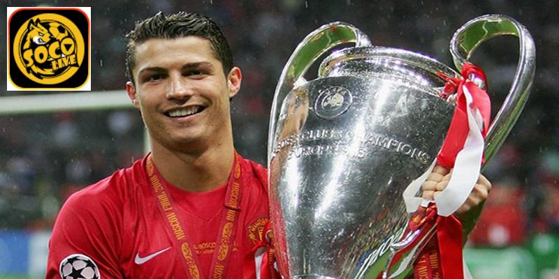 Chiếc cúp Euro 2004 đầu tiên trong sự nghiệp tiểu sử Cristiano Ronaldo